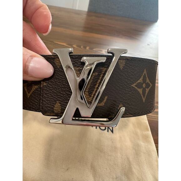 Louis Vuitton 40mm Reversible Leather Belt - Picture 3 of 11